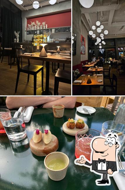 Siediti a un tavolo di Anna