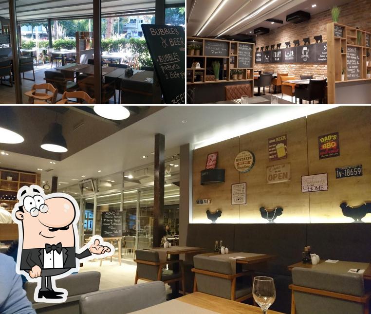 Siediti a un tavolo di ​Batak Savica