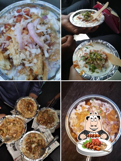 Food at Betul's famous Parasia Chat Centre