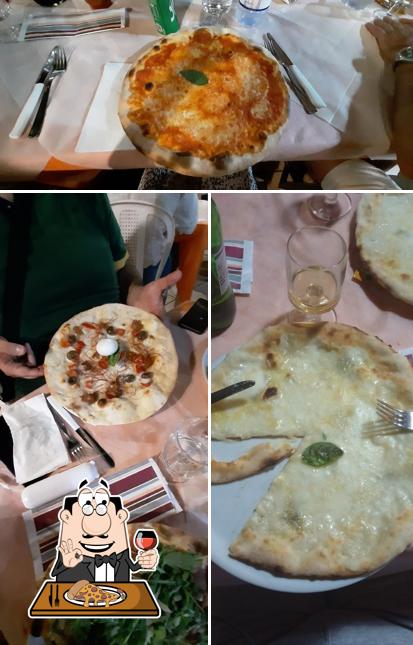 Scegli una pizza a Rolly Quick Ristorante Pizzeria