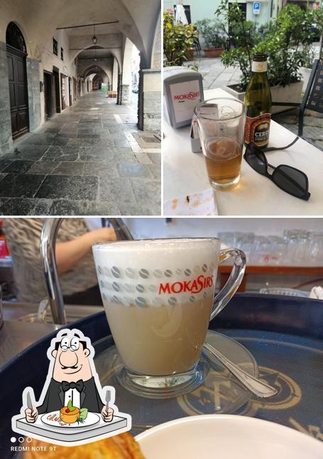 Bar Sihati Kafé si caratterizza per la cibo e esterno