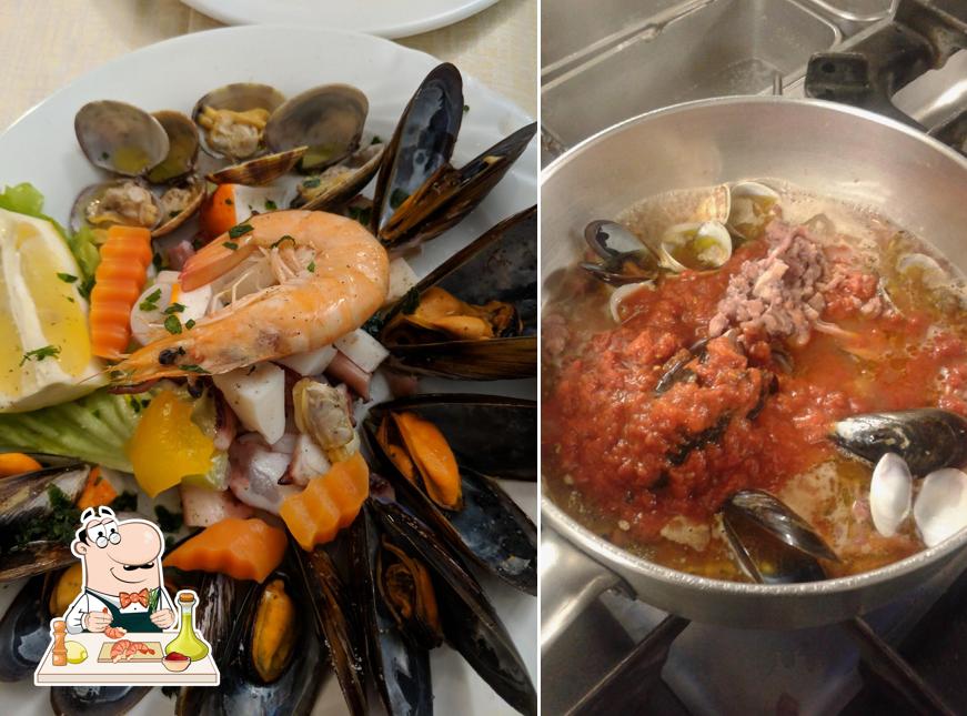 Ordina tra i molti prodotti di cucina di mare offerti a A Paranza