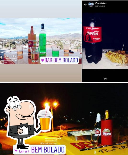 Desfrute de uma bebida no Bar Bem Bolado