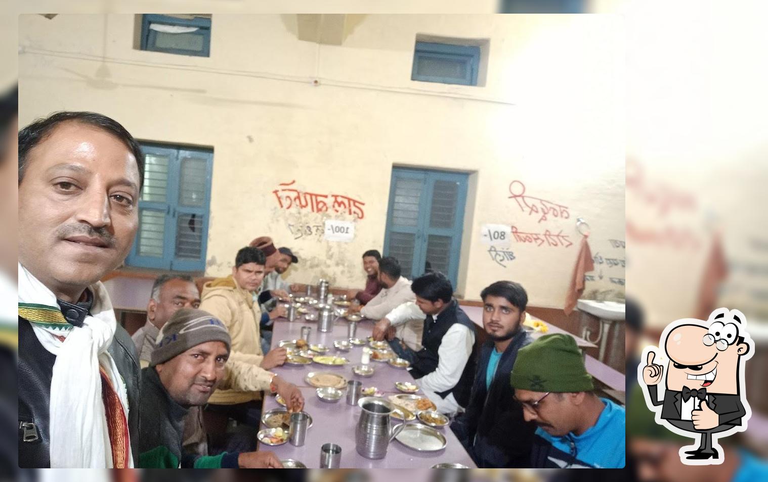 फौजी Shiwoy restaurant