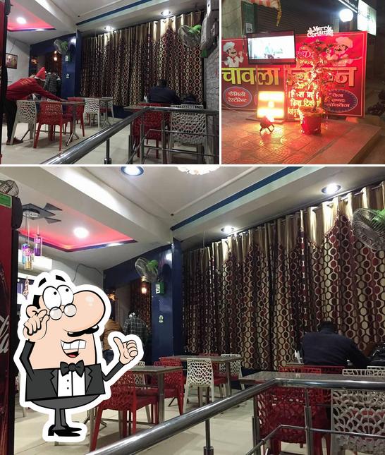 The interior of Chawla Chicken