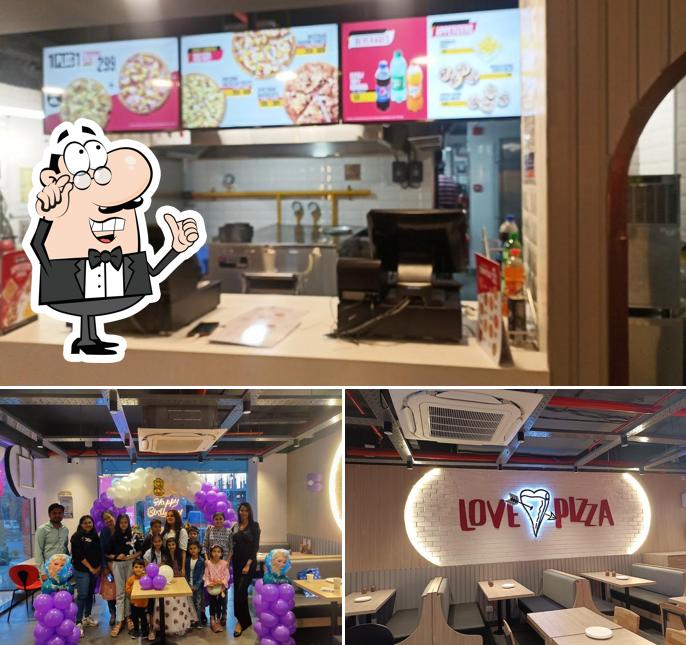 The interior of Pizza Hut Edifice Mall, Silvassa