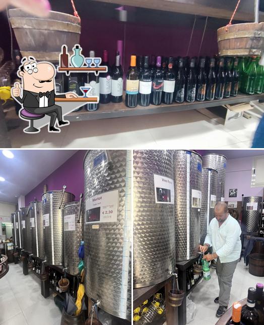 Gli interni di La Tana del Vino 2