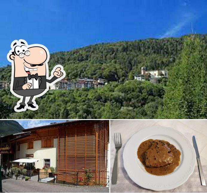 La immagine della esterno e cibo di Locanda Dei Castellani Bar Ristorante e Camere