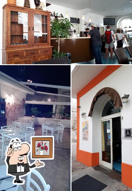 Dai un'occhiata agli interni di cocktail bar LaVela