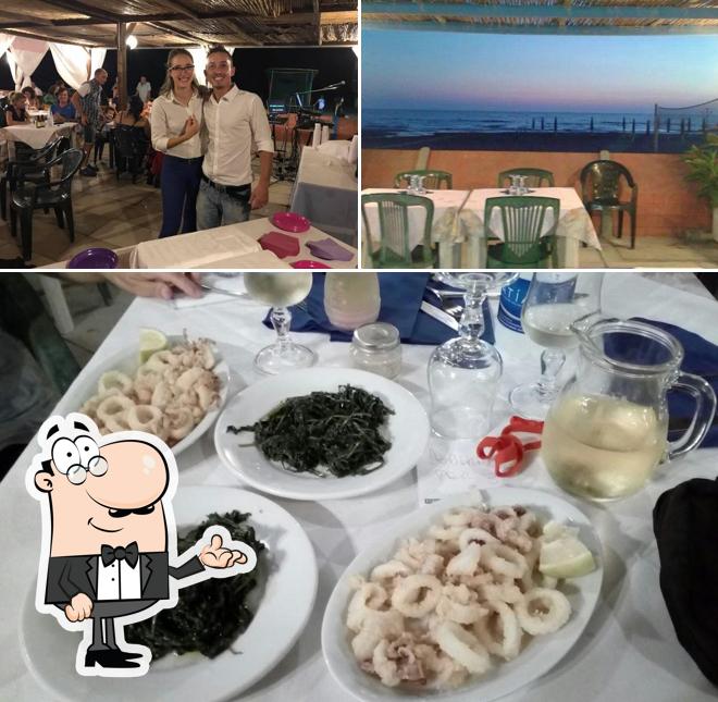 Tra le diverse cose da Peppe Il Pescatore si possono trovare la interni e cibo