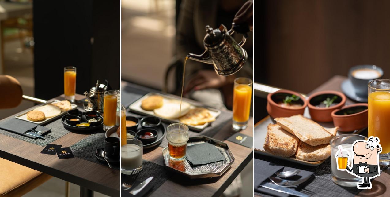 ROOFTOP DIAGONAL Restaurant sert une sélection de boissons