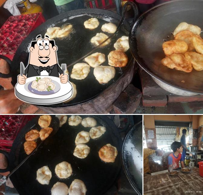 Dumplings at Abdul Bhai Kulche