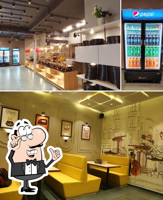 The interior of Ociant Pizza