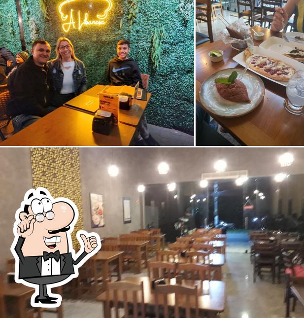 Veja imagens do interior do A Libanesa