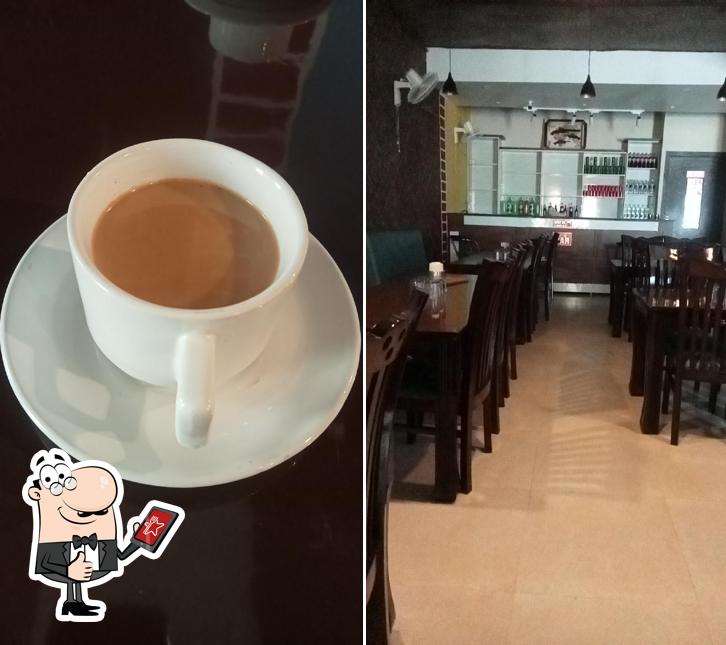 Booster Bar and Cafe
