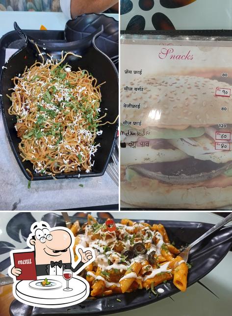 Food at Jain Chaat Corner