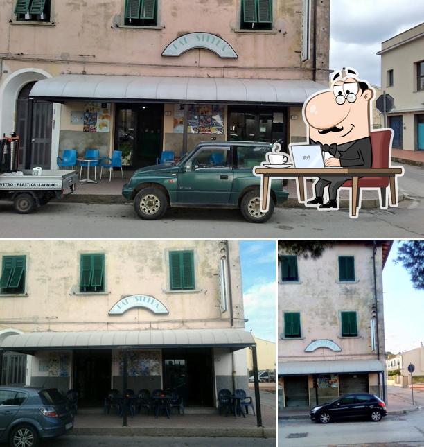 Tra le diverse cose da Bar Stella si possono trovare la interni e esterno