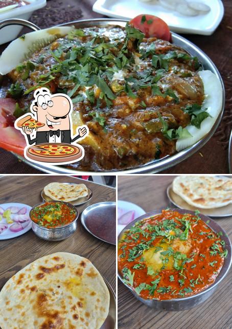 Pick pizza at Hotel Amol Family Garden Restaurant