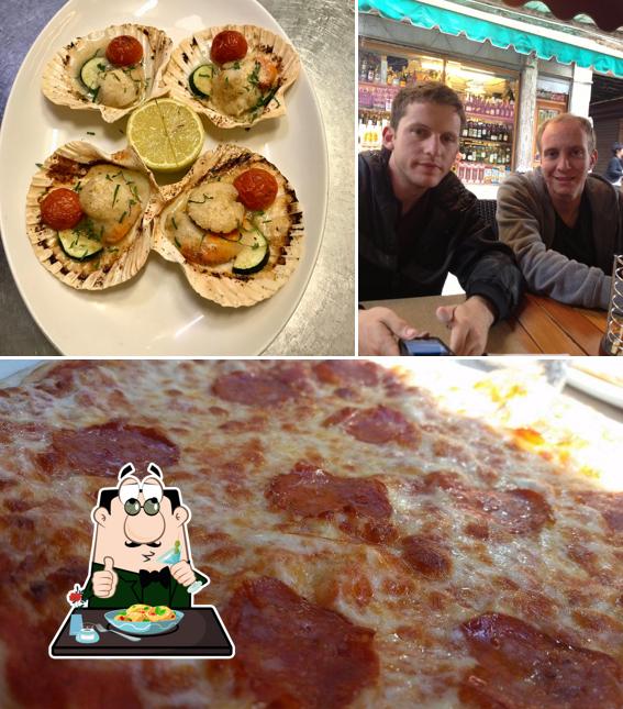 Trattoria Ai Botteri si caratterizza per la cibo e bancone da bar