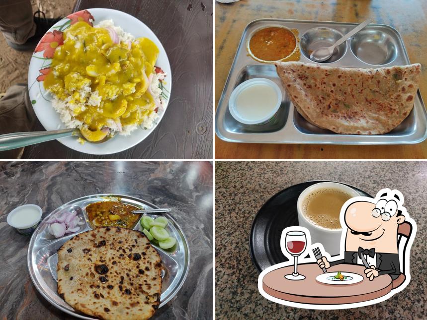 Food at Bangali Vaishnu dhaba