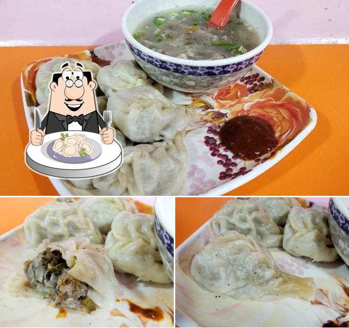 Dumplings at Chow Me