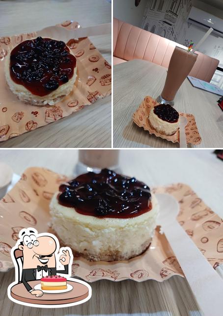 Cheesecake at DJlecious Cake shop Sadar