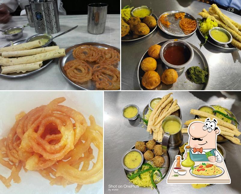 Food at Oshwal Fafda/Jalebi