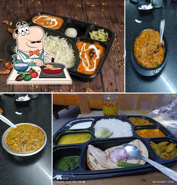 Chicken curry at Sharma Bhojnalaya