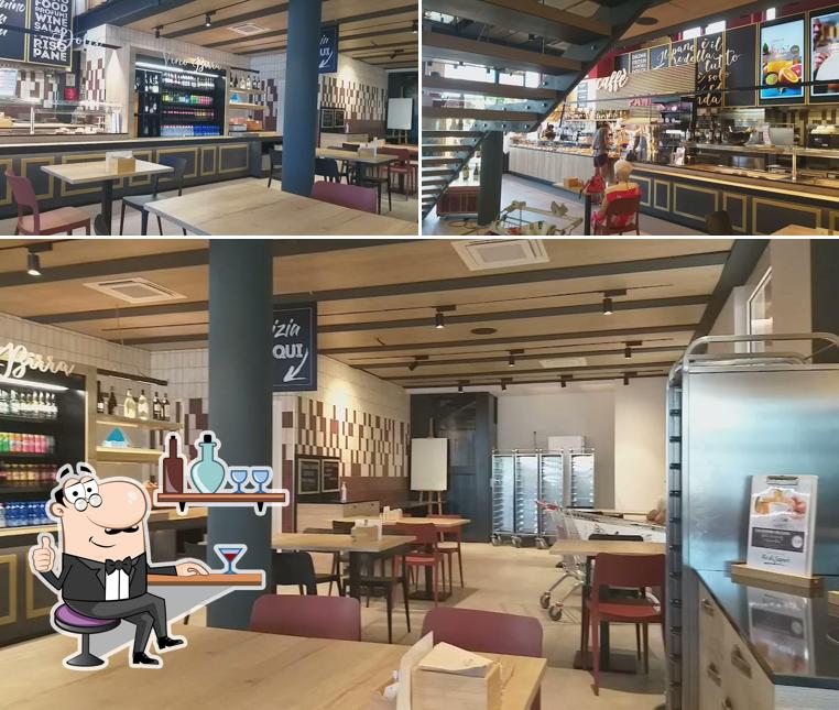 Dai un'occhiata agli interni di Cafè e Bistrò Re di Sapori