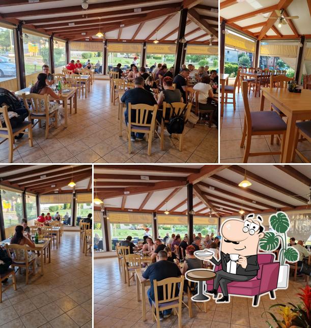 Gli interni di Grill Dok
