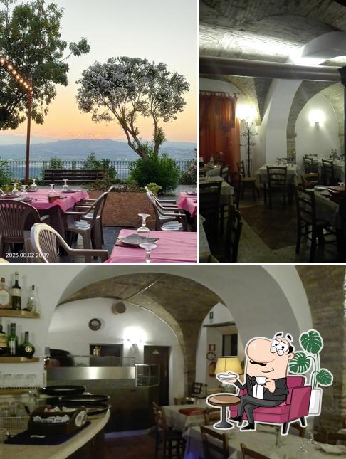 Gli interni di Ristorante Pizzeria La Grotta degli Dei