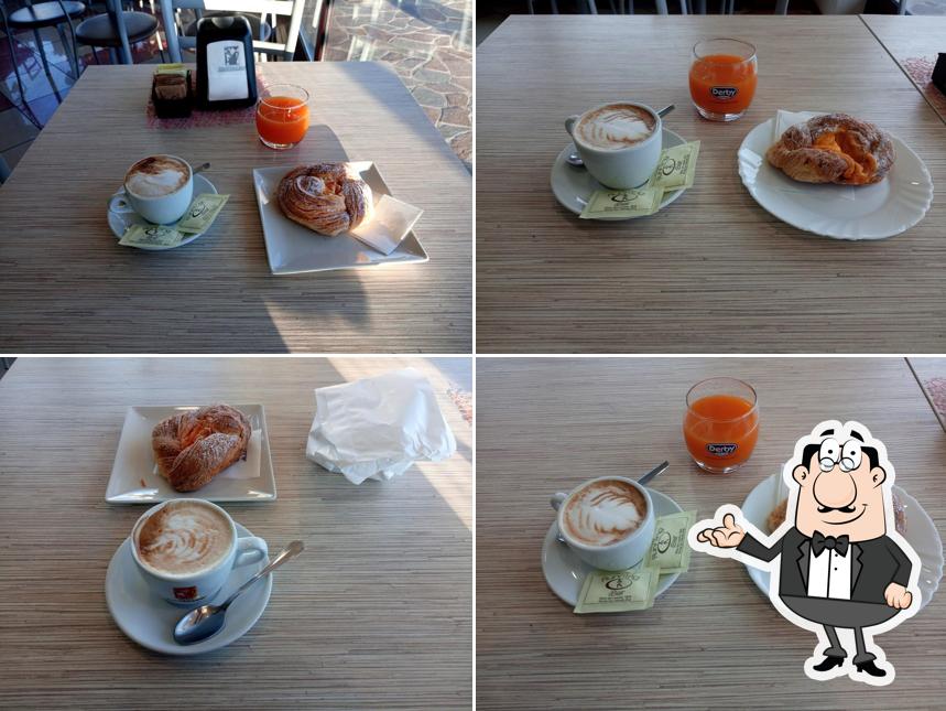 Dai un'occhiata agli interni di Running Bar