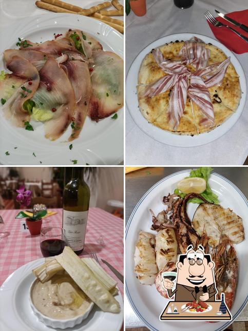 C'è un'ampia selezione di pasti per gli amanti della carne