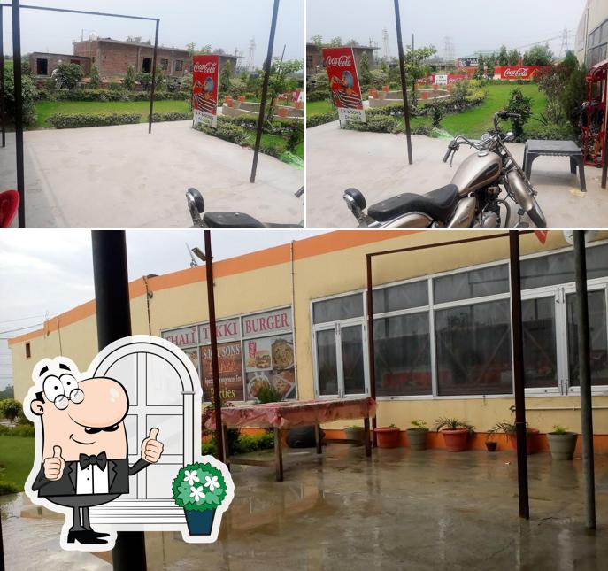 The exterior of S.K & SONS Vaishno Dhaba