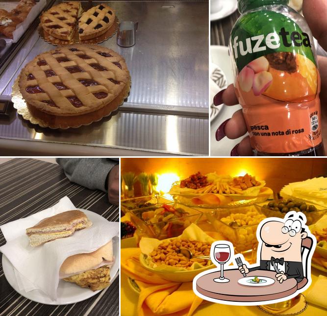 Cibo al Caffé Four Roses di Sanseverino Alfonso