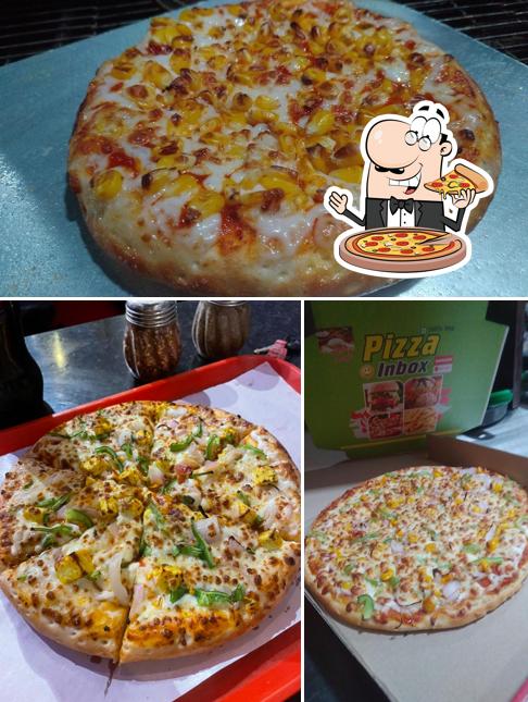 Pick different kinds of pizza