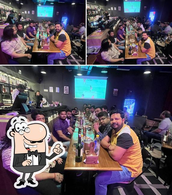 Check out how BUDGET BAR looks inside