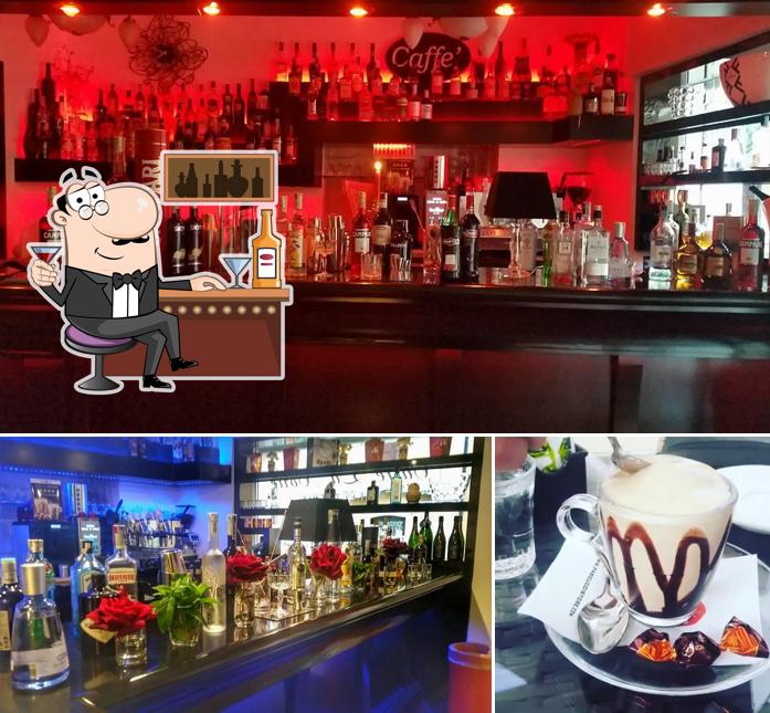 Caffè La Corte si caratterizza per la bancone da bar e cibo