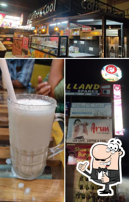 See this pic of Lee Cafe Perinthalmanna