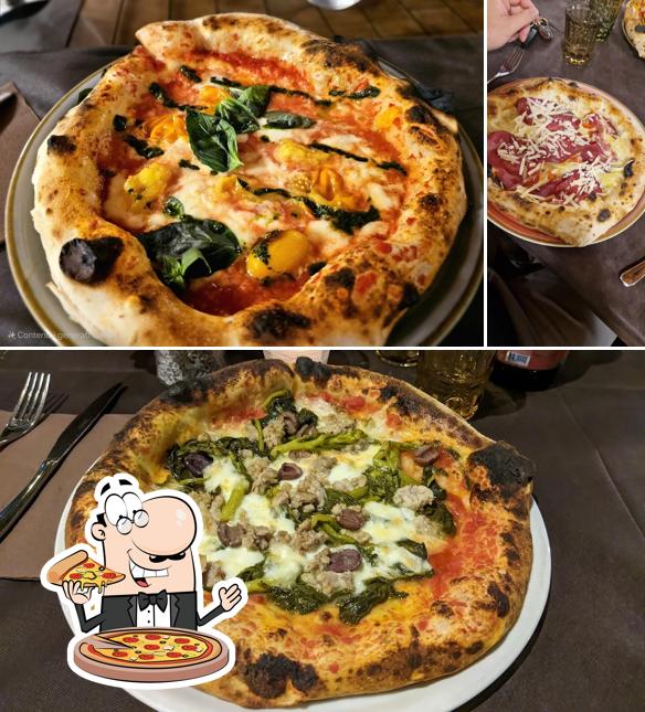 Ordina una pizza a Il Rustico dei F.lli Conti Ristorante e Pizzeria