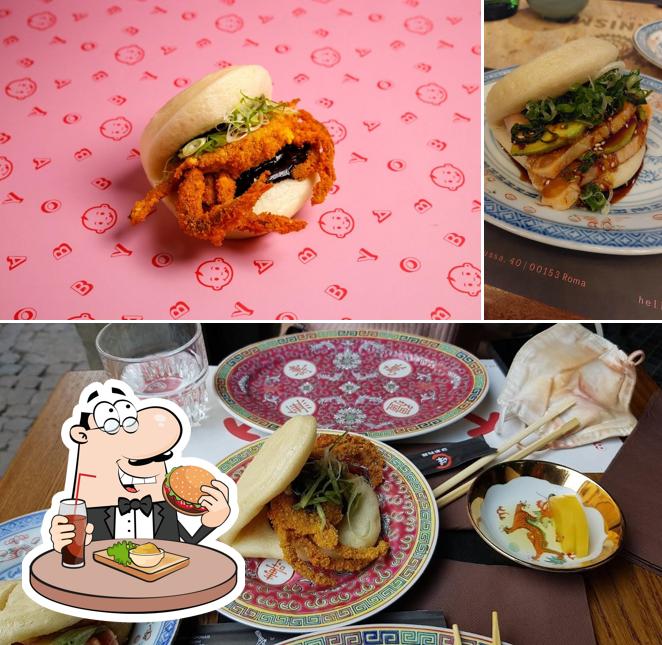 Ordina un hamburger a BABY BAO Dim Sum & Bao Bar - Trastevere