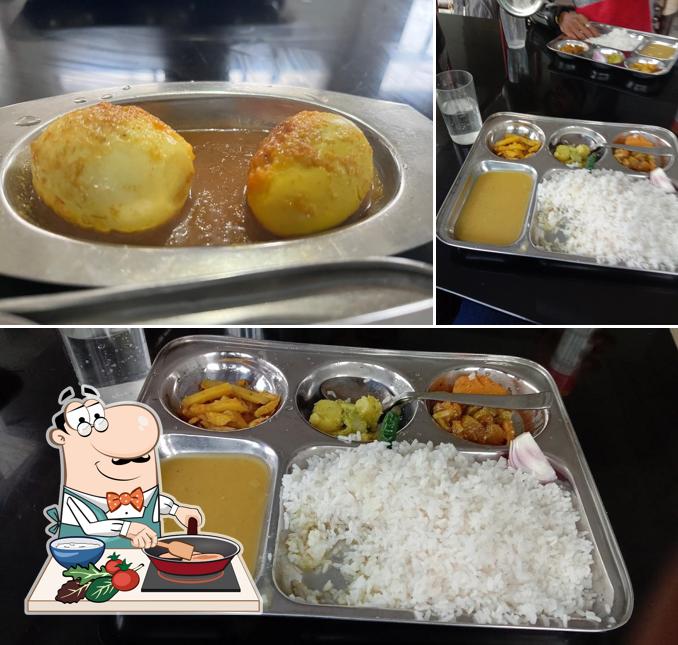 Chicken curry at বাঙালি দাবা Bengali Daba