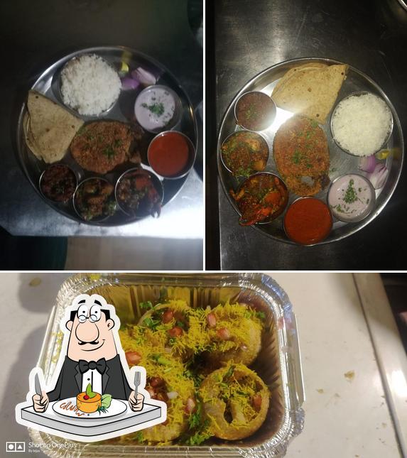 Food at Gajalee Hotel (best homemade seafood)