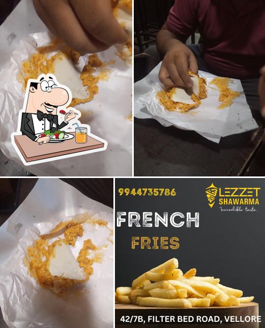 Food at Lezzet Shawarma