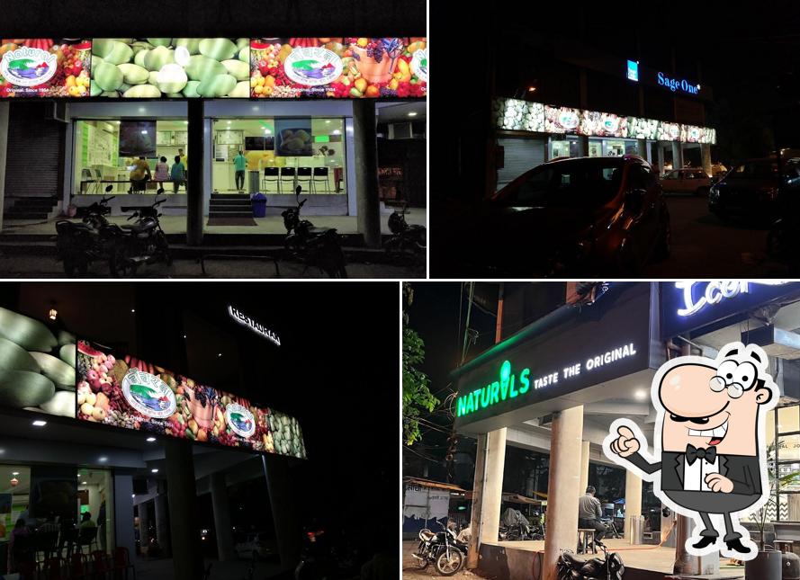 Check out how Naturals Ice Cream looks outside