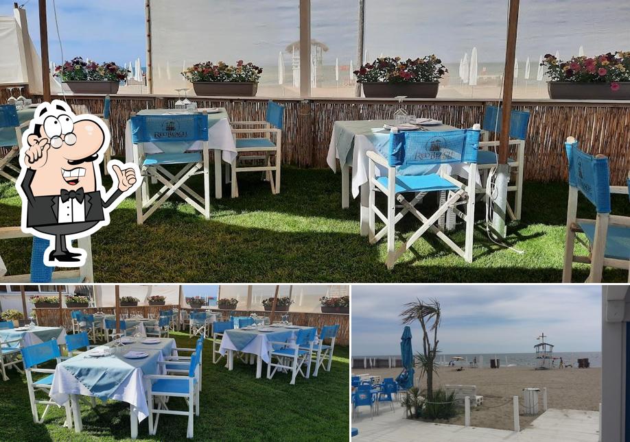 Dai un'occhiata agli interni di Ristorante RED BEACH