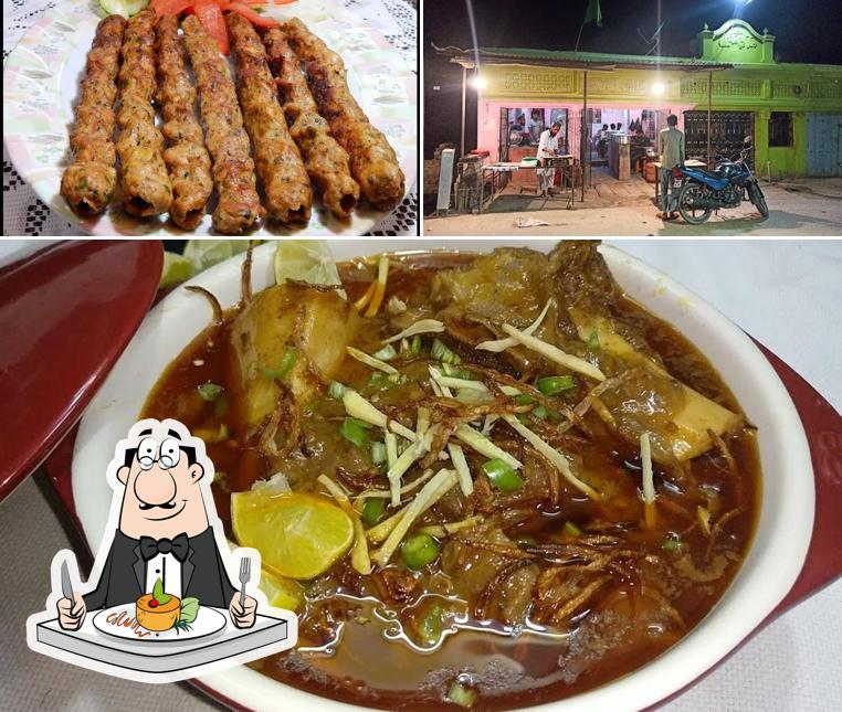 Among different things one can find food and exterior at Dilli Darbar
