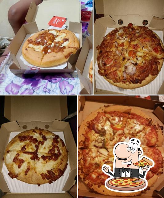 At Pizza Hut Gorakshan Road, Akola, you can try pizza
