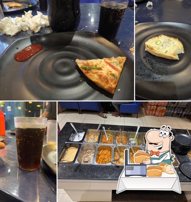 Garlic bread at William John's Pizza Palanpur