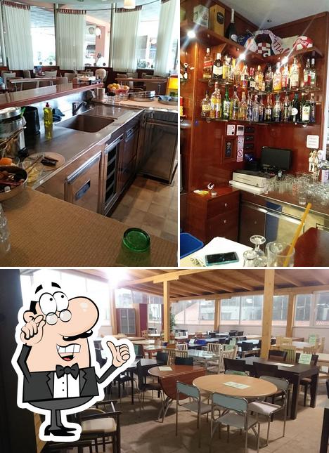 Dai un'occhiata agli interni di Caffe Bar TI-MI